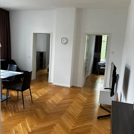 Schwere Reiter Strasse Apartmán *