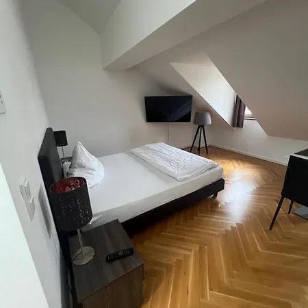 Schwere Reiter Strasse Apartment