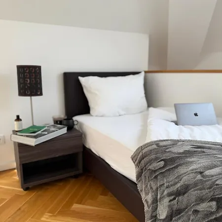 Schwere Reiter Strasse Apartment Munich